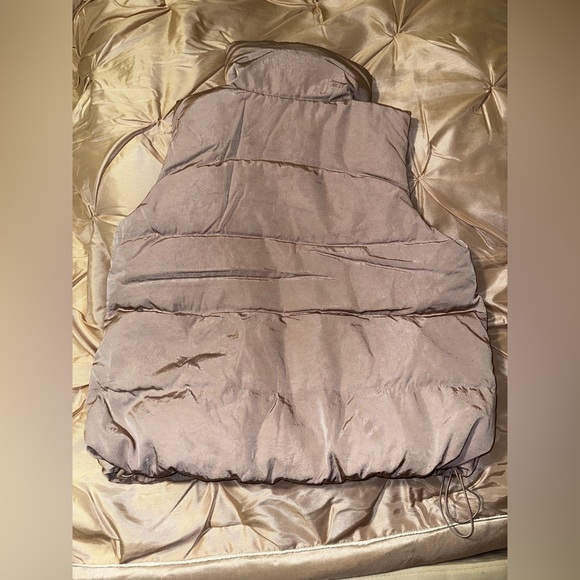 Lululemon In A Flurry Vest. Porcelain Pink. Sz 10. - Picture 10 of 13